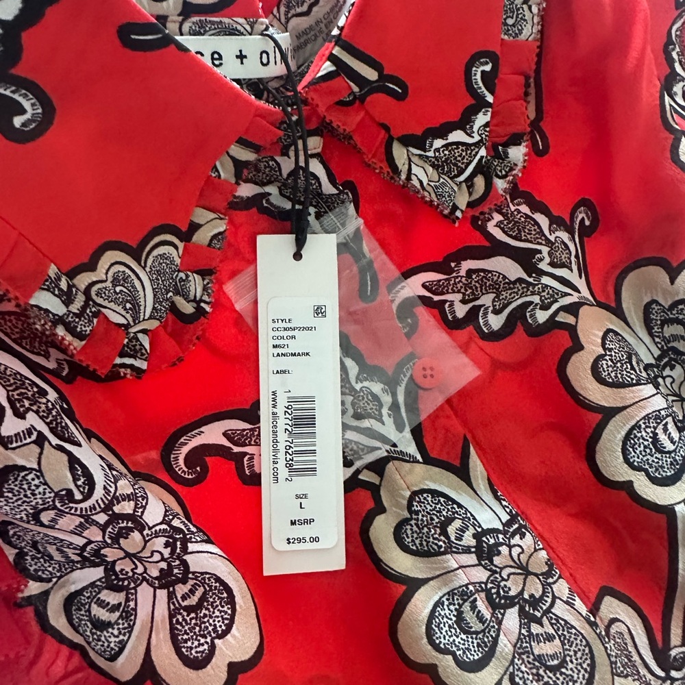 ❌SOLD❌NWT- Alice + Olivia Martel Printed Silk Shirt size L - Picture 8 of 8